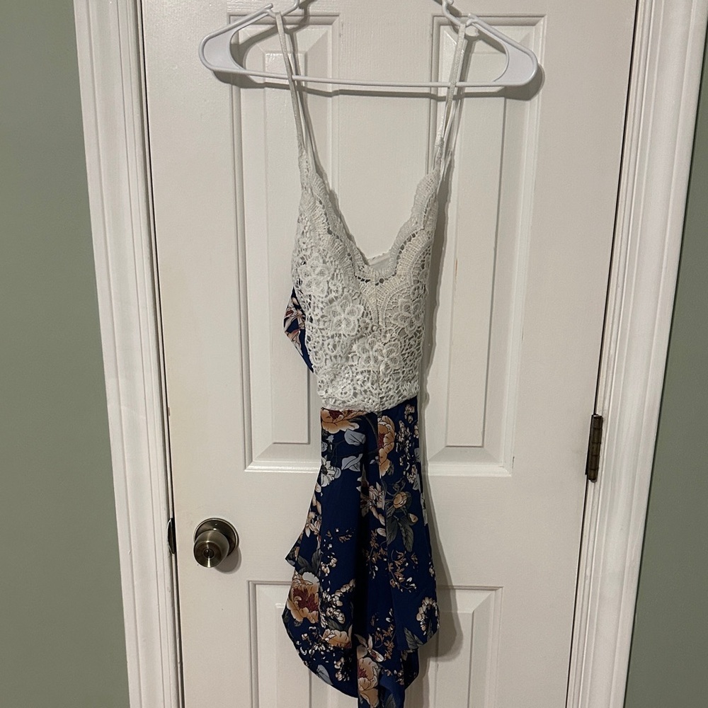 Lace Top Floral Romper SHEIN - Picture 4 of 4